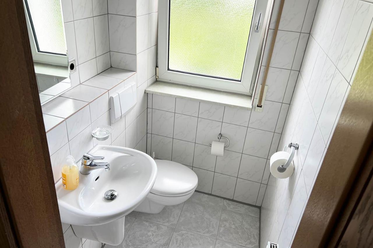 One room Apartment in Niederkassel Buitenkant foto