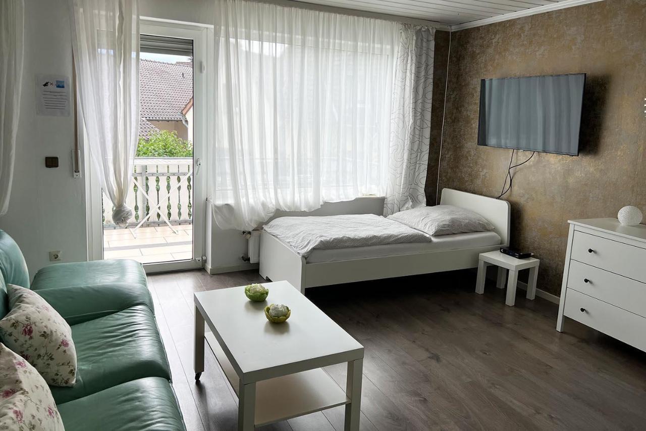 One room Apartment in Niederkassel Buitenkant foto
