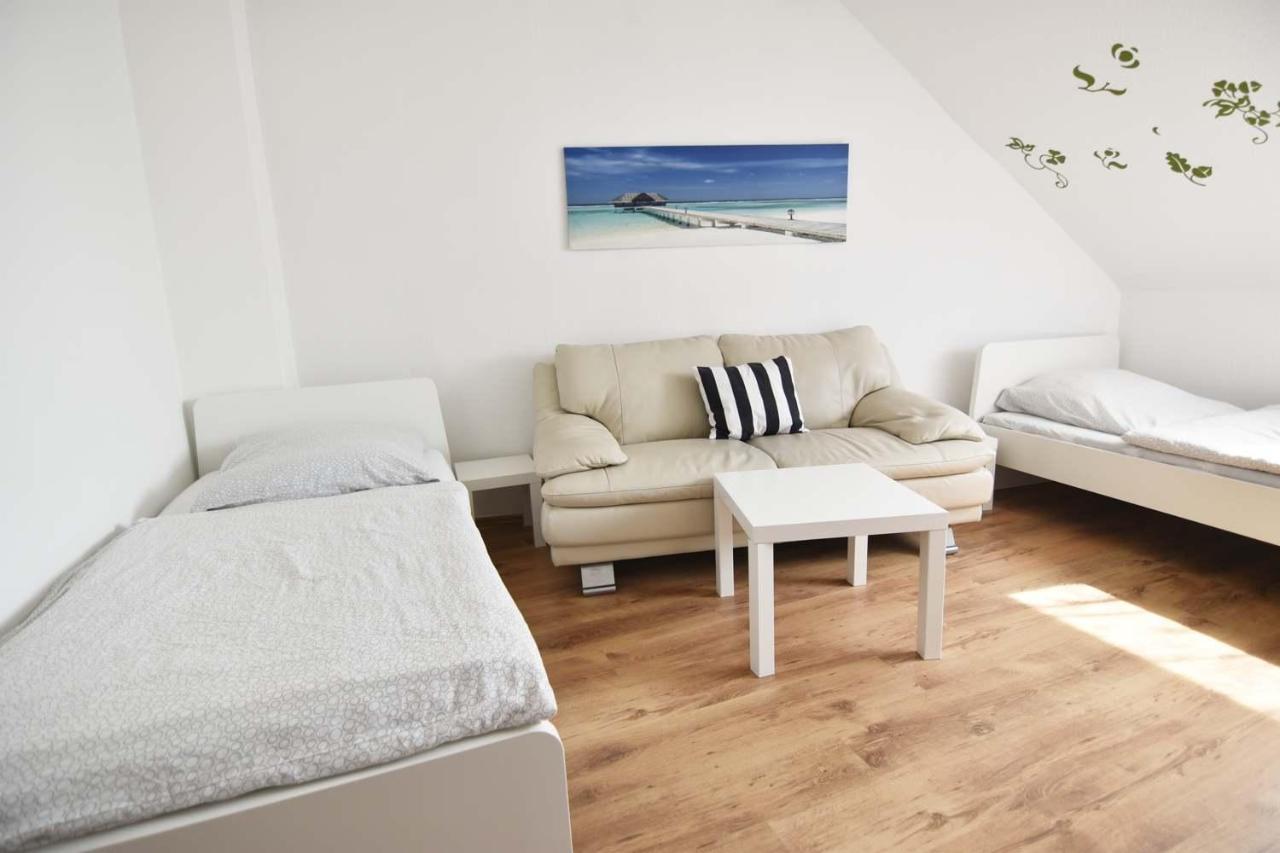 One room Apartment in Niederkassel Buitenkant foto