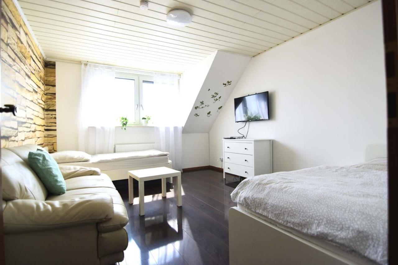 One room Apartment in Niederkassel Buitenkant foto