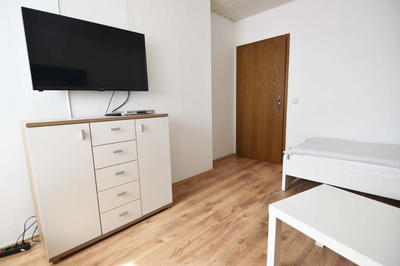 One room Apartment in Niederkassel Buitenkant foto